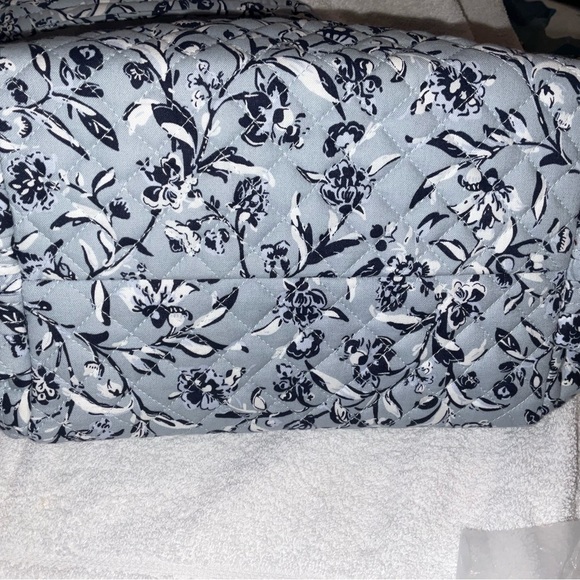 Shoulder Bag, Vera Bradley Multi Compartment Shoulder Bag - Picture 10 of 11